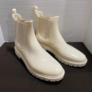 White serra rain boots women 10 New. SKU310#rainydays #waterproof